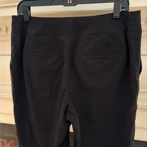 Chicos Zenergy Black Bermuda Performance Shorts sz 10-12